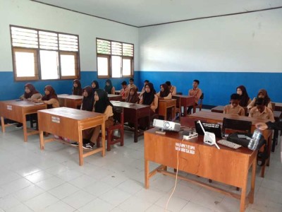 Simulasi ujian sekolah menggunakan Android