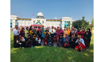KELUARGA BESAR SMP NEGERI 7 IT DOMPU 