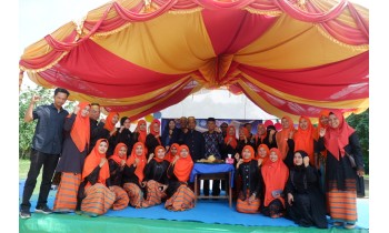 Rayakan Hari Guru SMPN 7 IT Dompu Mengadakan Pentas Seni